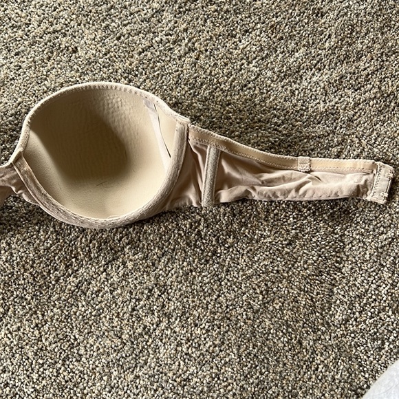 Victoria’s Secret Body By Victoria Light Nude Strapless Bra Size 34B - Picture 3 of 7